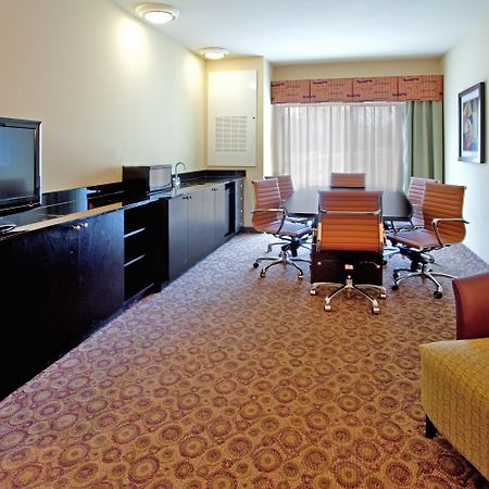 Holiday Inn Express Hotel & Suites Clemson - University Area By Ihg Room photo