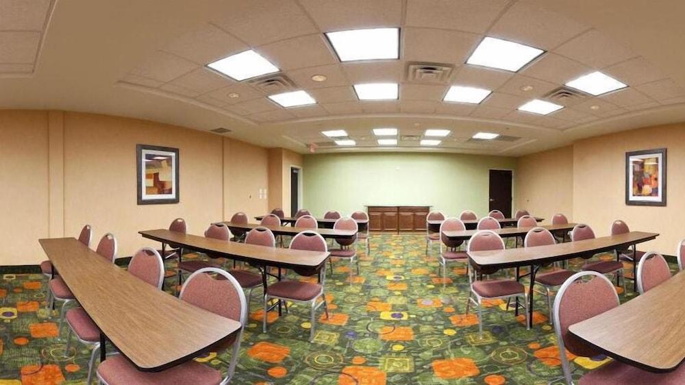 Holiday Inn Express Hotel & Suites Clemson - University Area By Ihg Exterior photo