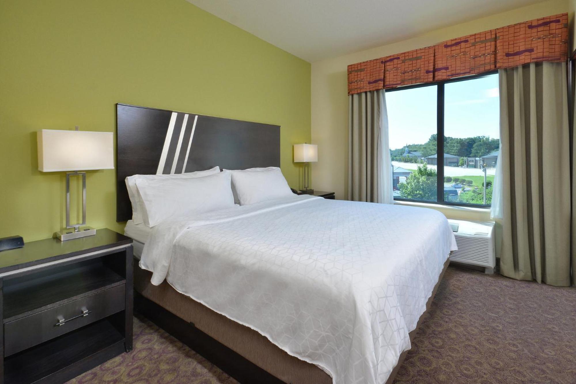 Holiday Inn Express Hotel & Suites Clemson - University Area By Ihg Exterior photo